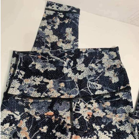 Lululemon Wunder Under Hi-Rise Tight 28" Spring Bloom Multi - Picture 3 of 6